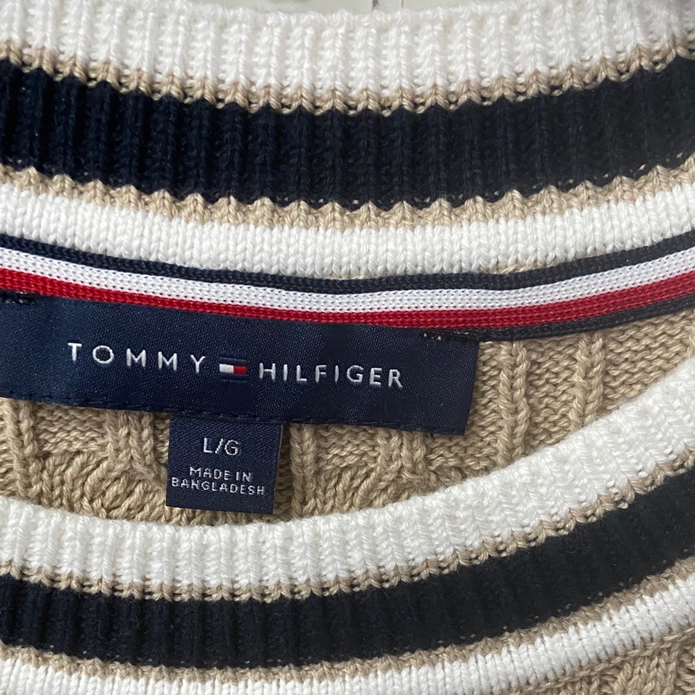 Tommy Hilfiger Men's Tan Cable Knit Crewneck Sweater - Picture 3 of 3